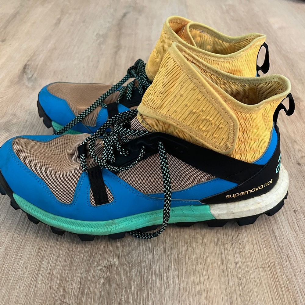 ADIDAS x CONTINENTALS SUPERNOVA RIOT M *TRAIL RUNNING SHOES* SIZE 9.5